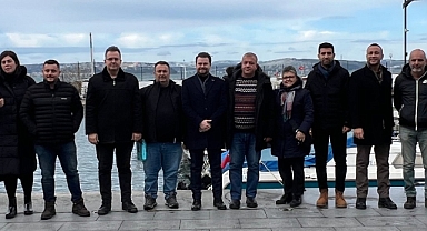 Kunt, denizcilerle bir araya geldi