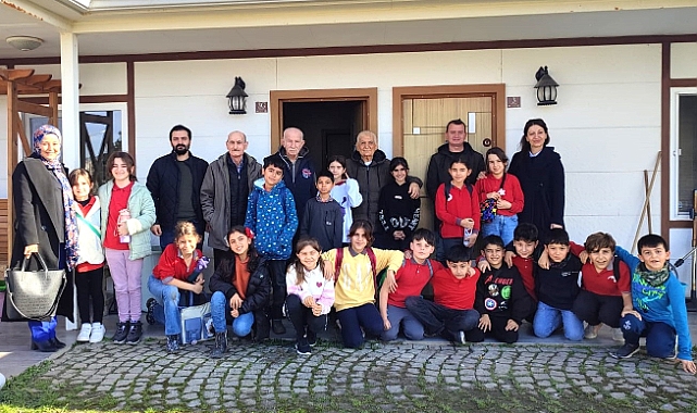 Gökçeada'da minik öğrencilerden anlamlı ziyaret