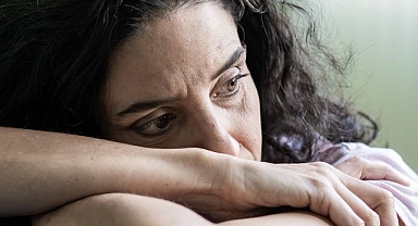 Orta yaş sendromu: Belirtileri, nedenleri ve tedavi yöntemleri