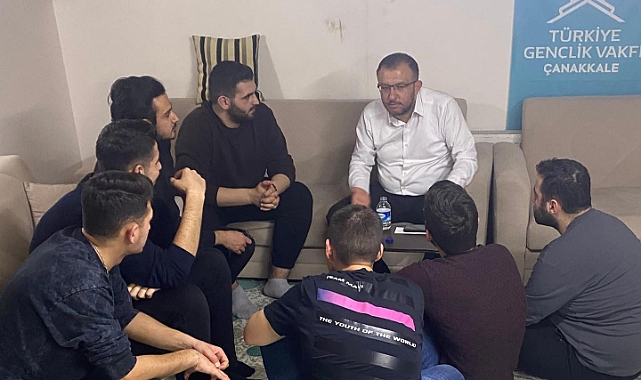 Yavaş, gençlerle bir araya geldi