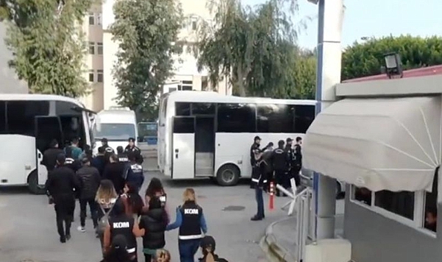49 göçmen kaçakçısı ve 142 düzensiz göçmenin yakalandı