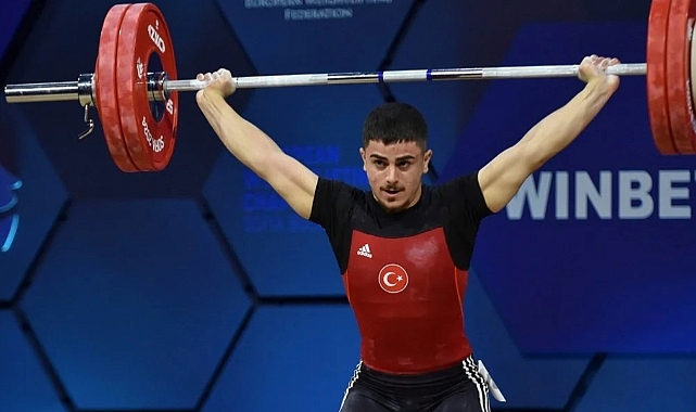 ‘’Bakan Aşkın Bak’ ’Kaan Kahriman’ı tebrik etti