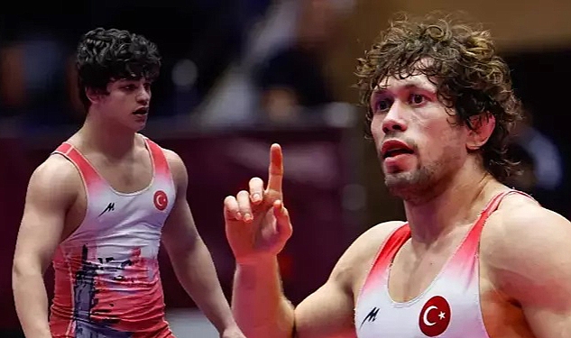 Bakan Aşkın Bak Milli Güreşçileri tebrik etti