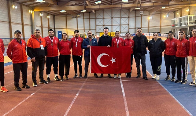 Bakan Aşkın Baktan özel milli sporcuları tebrik