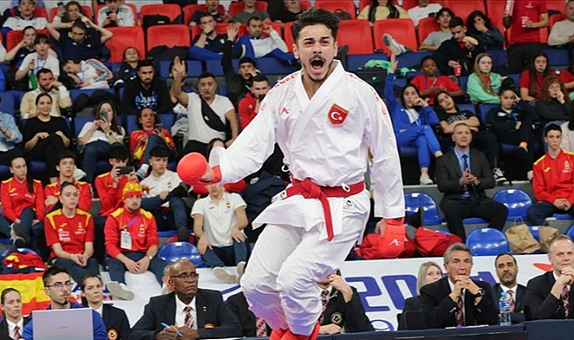 Bakan Bak 19 madalya kazanan milli sporcular için tebrik mesajı yayımladı