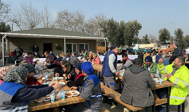 Başkan Gökhan, personellerle öğle yemeği yedi