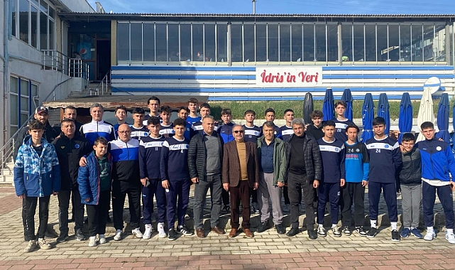 Başkan Özacar, Geliboluspor U-18 takımıyla kahvaltıda buluştu