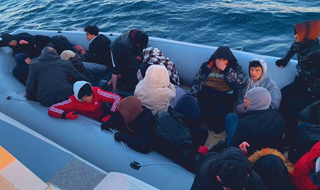 Çanakkale'de 70 düzensiz göçmen kurtarıldı