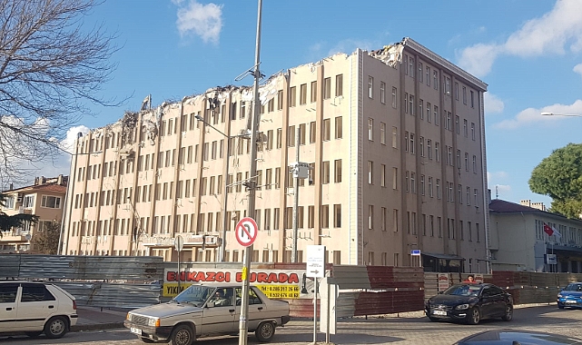Çanakkale eski İl Emniyet Müdürlüğü yıkılıyor