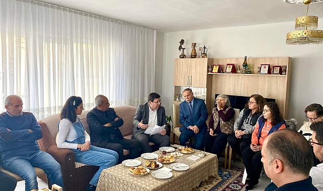 CHP'li Erkek'ten ev ziyareti