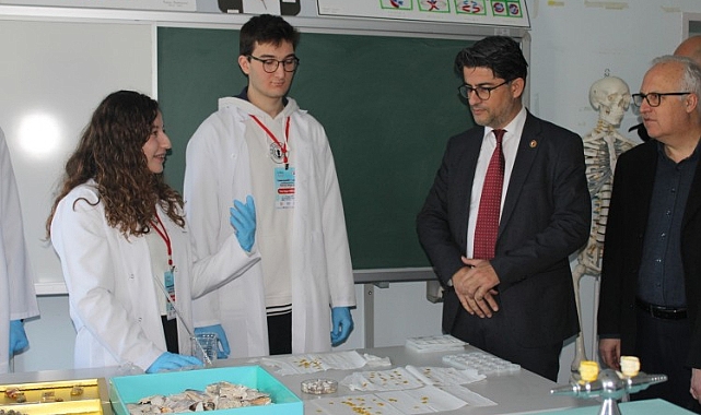 ÇOMÜ Rektörü Erenoğlu ‘‘Cumhuriyetin Yüzü Bilim” öğrenci kongresine katıldı