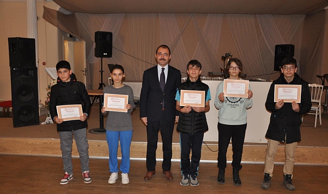Dolu öğrencilere ödüllerini verdi