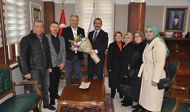 ''Elbi'' ve Parti Yönetimi Biga Kaymakamı Erdinç Dolu’yu makamında ziyaret etti
