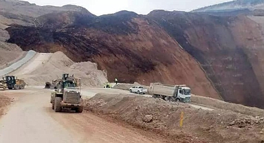 Erzincan'da göçük altında kalan işçiler için arama kurtarma çalışmaları başladı