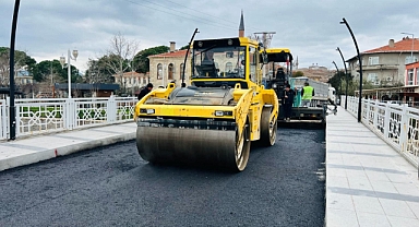 "Ezine'de Altyapı ve Yol Düzenleme Çalışmaları Devam Ediyor