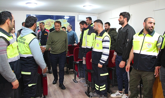 İşçiler, Aylık Zam İçin Belediye Başkan Vekili Ercan İpek'e Teşekkür Ziyareti Yaptı