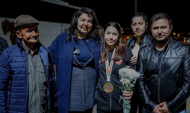 İskenderoğlu, Beyza Akkaya’yı yalnız bırakmadı