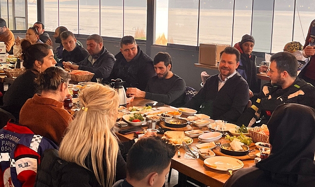 İYİ Partili Kunt, motosikletli kuryelerle buluştu