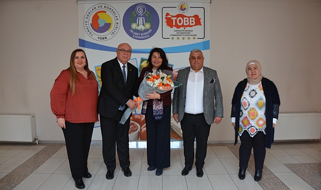 Jülide İskenderoğlu, Çanakkale Ticaret Borsası'nı ziyaret etti