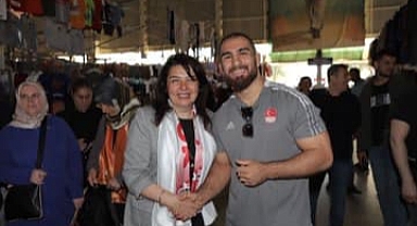 Jülide İskenderoğlu’ndan Feyzullah Aktürk'e Tebrik Mesajı