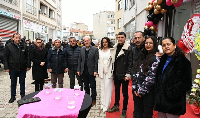 Lâpseki Belediye Başkanı Eyüp Yılmaz, 'Şerife Gençtürk Beauty Center' Açılışına Katıldı