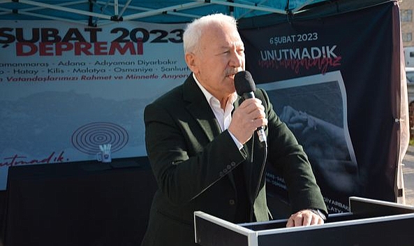Lâpseki’de, deprem felaketinin yıldönümünde anma etkinliği düzenlendi