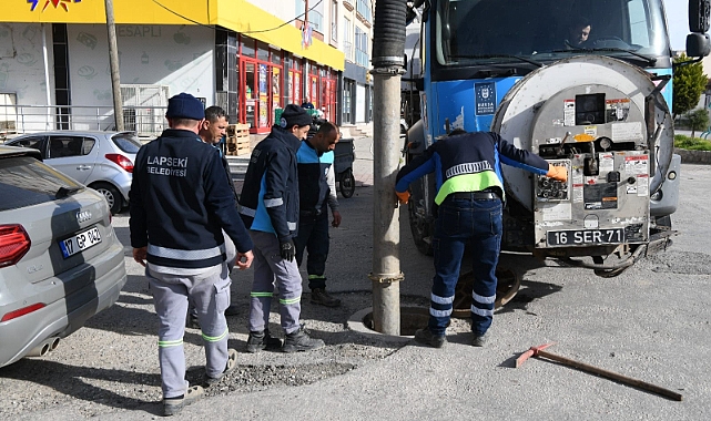 Lâpseki’de kanalizasyon çalışması devam ediyor