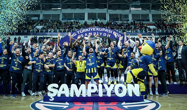 Osman Aşkın Bak, Fenerbahçe Beko’yu yayımladığı mesajla kutladı