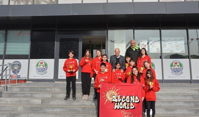 Second World Robotik takımından Başkan Yılmaz'a ziyaret