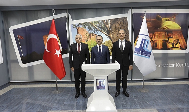Urhal, Vali İlhami Aktaş’ı Ziyaret Etti