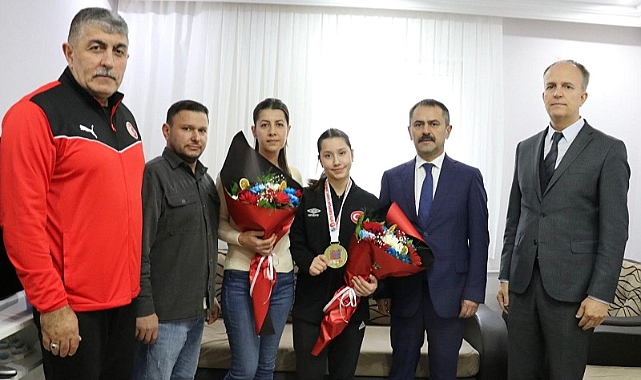 Vali Aktaş, Avrupa Şampiyonu Beyza Akkaya’yı ziyaret etti