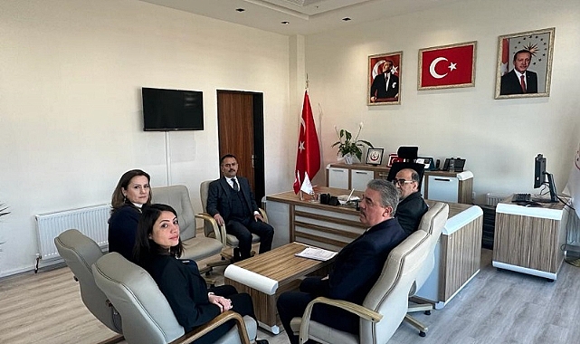 Vali İlhami Aktaş’tan Aile ve Sosyal Hizmetler İl Müdürü Şuayip Üner’e hayırlı olsun ziyareti