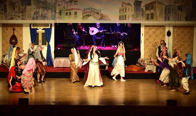 "Yedi Kocalı Hürmüz" Oyunuyla Tiyatro Severleri Buluşturdu