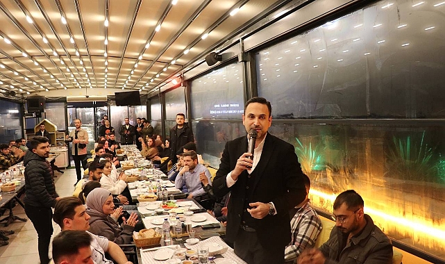 AK Parti Çanakkale'de gençlerle sahur programı düzenledi