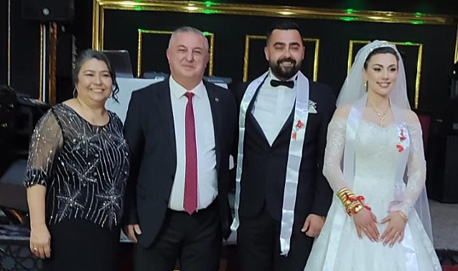 Başkan Oruçoğlu, yeğeninin düğününe katıldı