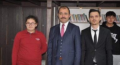 Biga Kaymakamı Erdinç Dolu, Kütüphane haftası ödül törenine katıldı