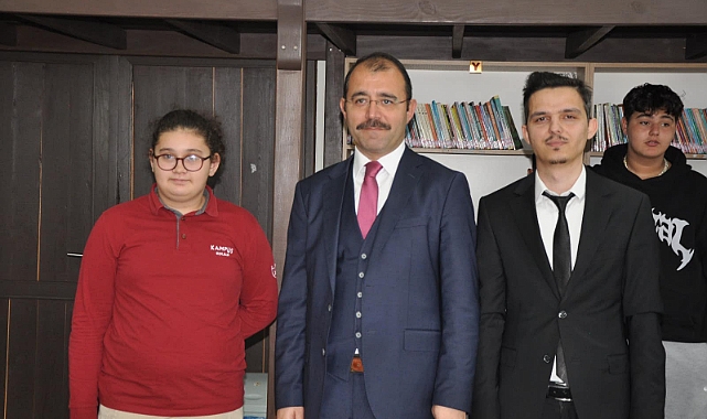Biga Kaymakamı Erdinç Dolu, Kütüphane haftası ödül törenine katıldı