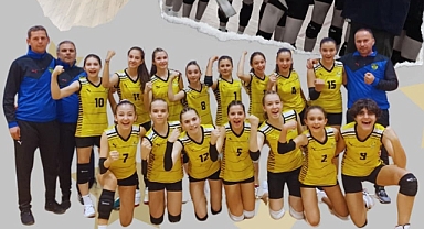 Çan Belediyesi, Çan 23 Eylül Ortaokulu kız voleybol takımına destek veriyor