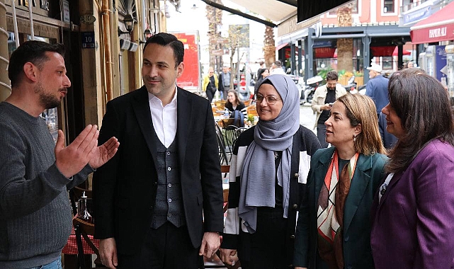 Çanakkale'de çarşı esnafı ziyareti: AK Parti İl Başkanı Makas, Bakan Yardımcısı Madak ve Belediye Başkan adayı İskenderoğlu ile birlikte