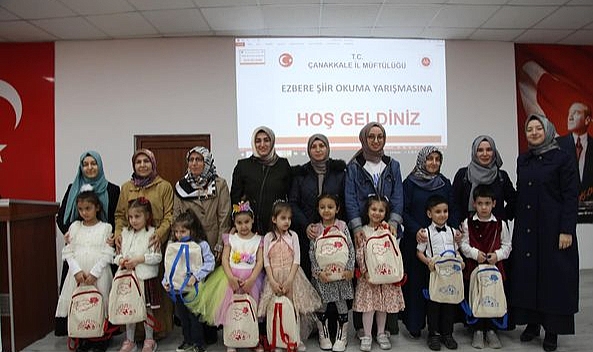 Çanakkale'de ''Ezbere Şiir Okuma Yarışması''