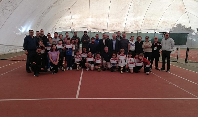 Çanakkale'de tenis müsabakaları tamamlandı