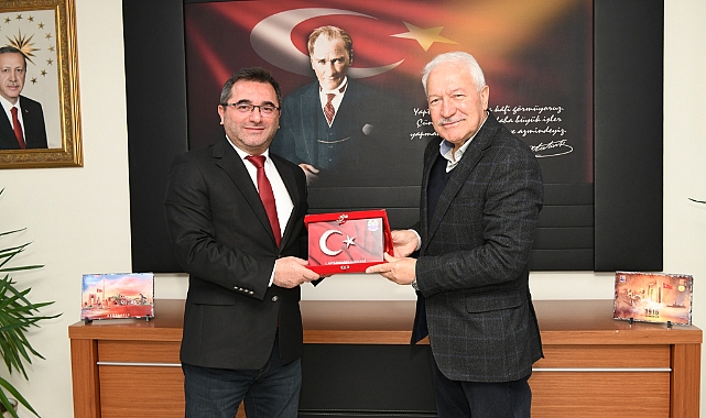 Çanakkale Katı Atık Yönetim Birliği, Başkan Eyüp Yılmaz'a teşekkür plaketini takdim etti