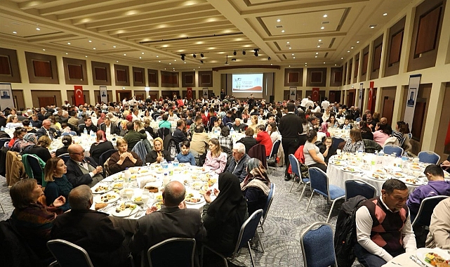 Çanakkale Valisi İlhami Aktaş, şehit aileleri ve gazilerle iftar programında bir araya geldi