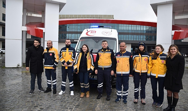 Çanakkale’ye tam donanımlı beş yeni ambulans geldi