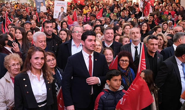 CHP Küçükkuyu Aday Tanıtım Toplantısına yoğun ilgi
