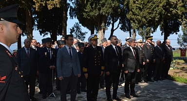 Eyüp Yılmaz Lapseki Şehitlik Anıtı'ndaydı