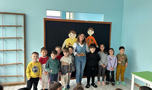 Gelibolu'da çocuklar sağlıklı atıştırmalık yaptı