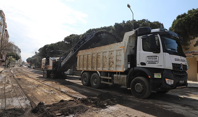 Gelibolu'da yol onarım çalışması