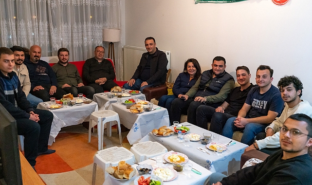 İskenderoğlu, Ülkü Ocakları gençleriyle sahurda buluştu