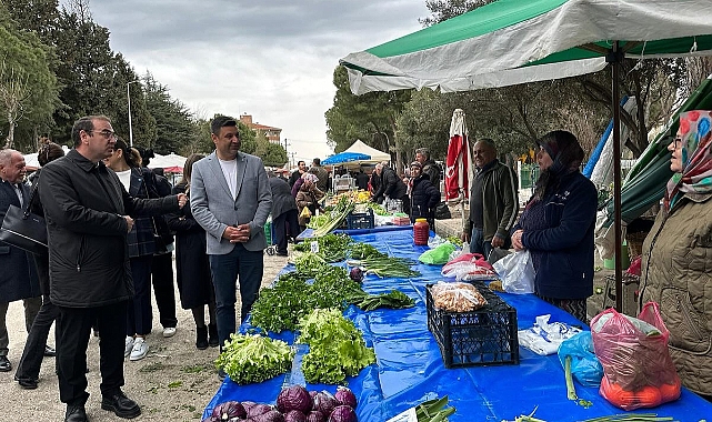 İYİ Parti heyeti Gelibolu'da pazar esnafıyla buluştu